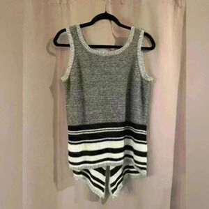 Women’s Gray Olive & Oak Top